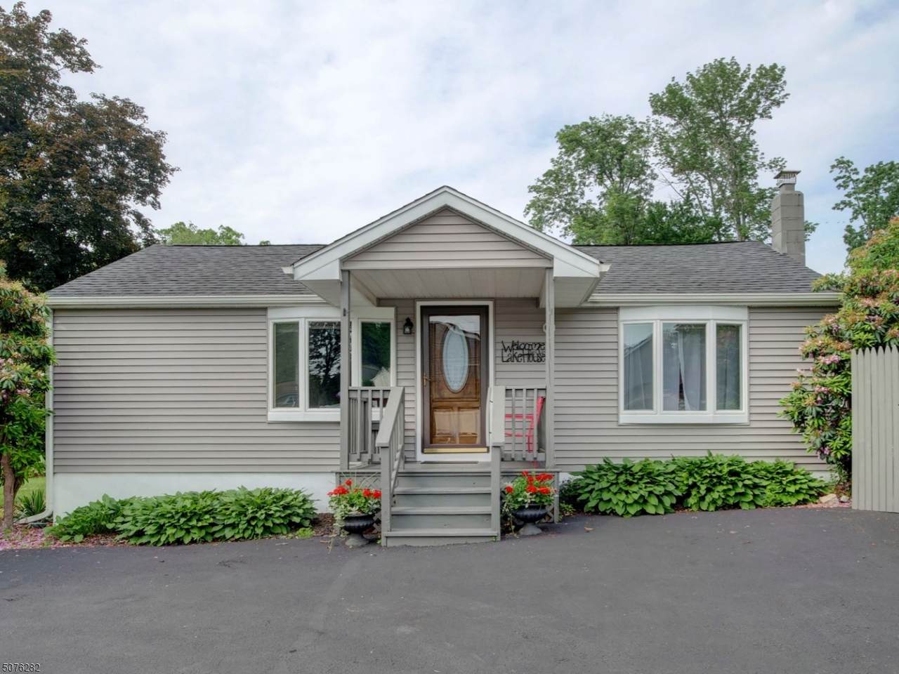 22 W Shore Ave - Photo 1