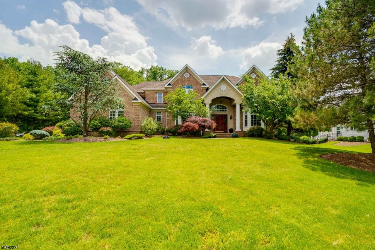 33 Fox Run - Photo 1