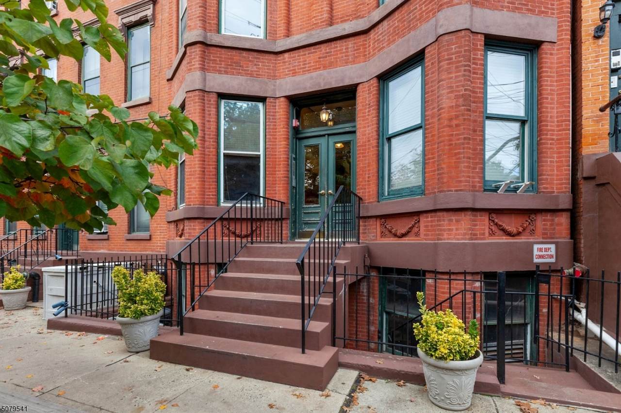 234 6th St - Photo 1