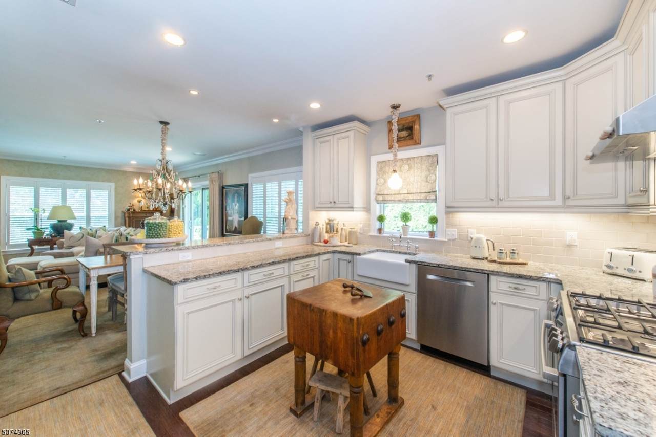 2 Cherrywood Ct - Photo 1