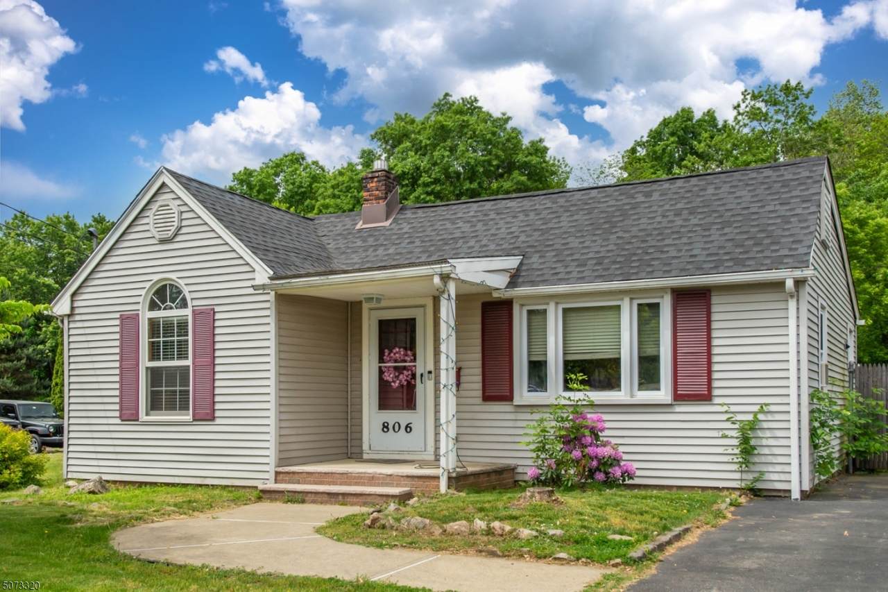 806 Riverdale Blvd - Photo 1