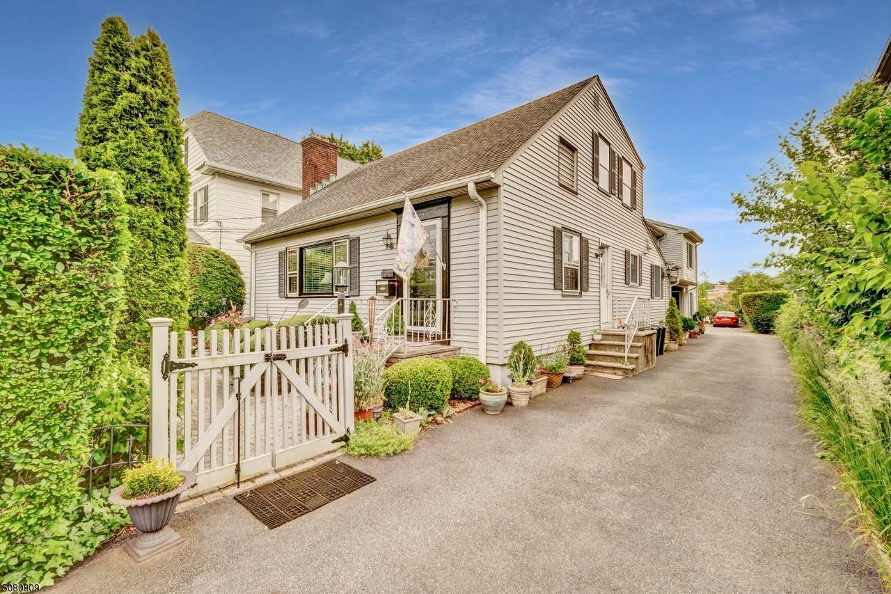 37 Blaine St - Photo 1