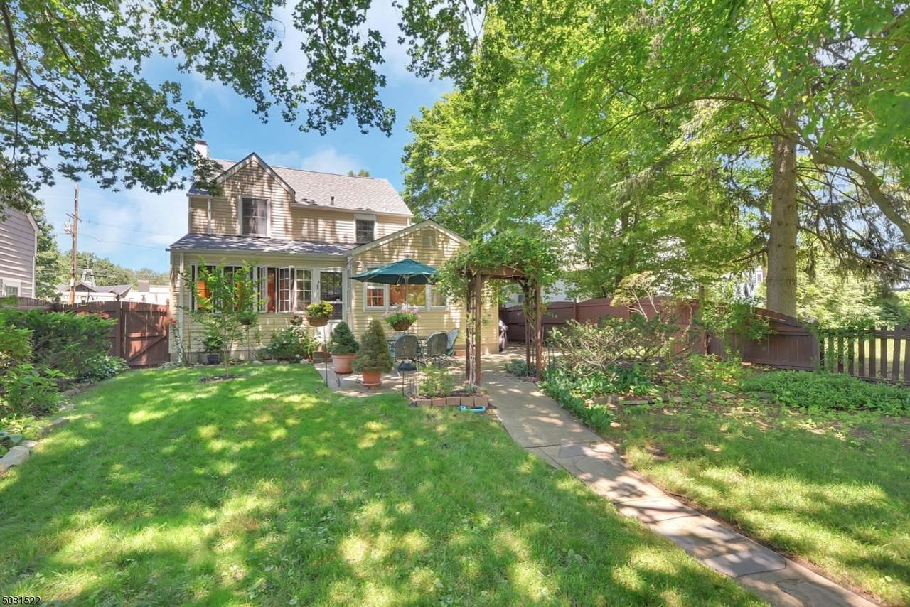 466 Grove St - Photo 1