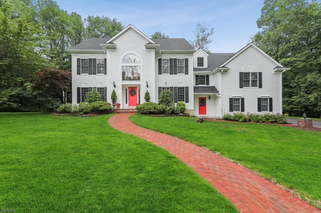 4 Melrose Ln - Photo 1