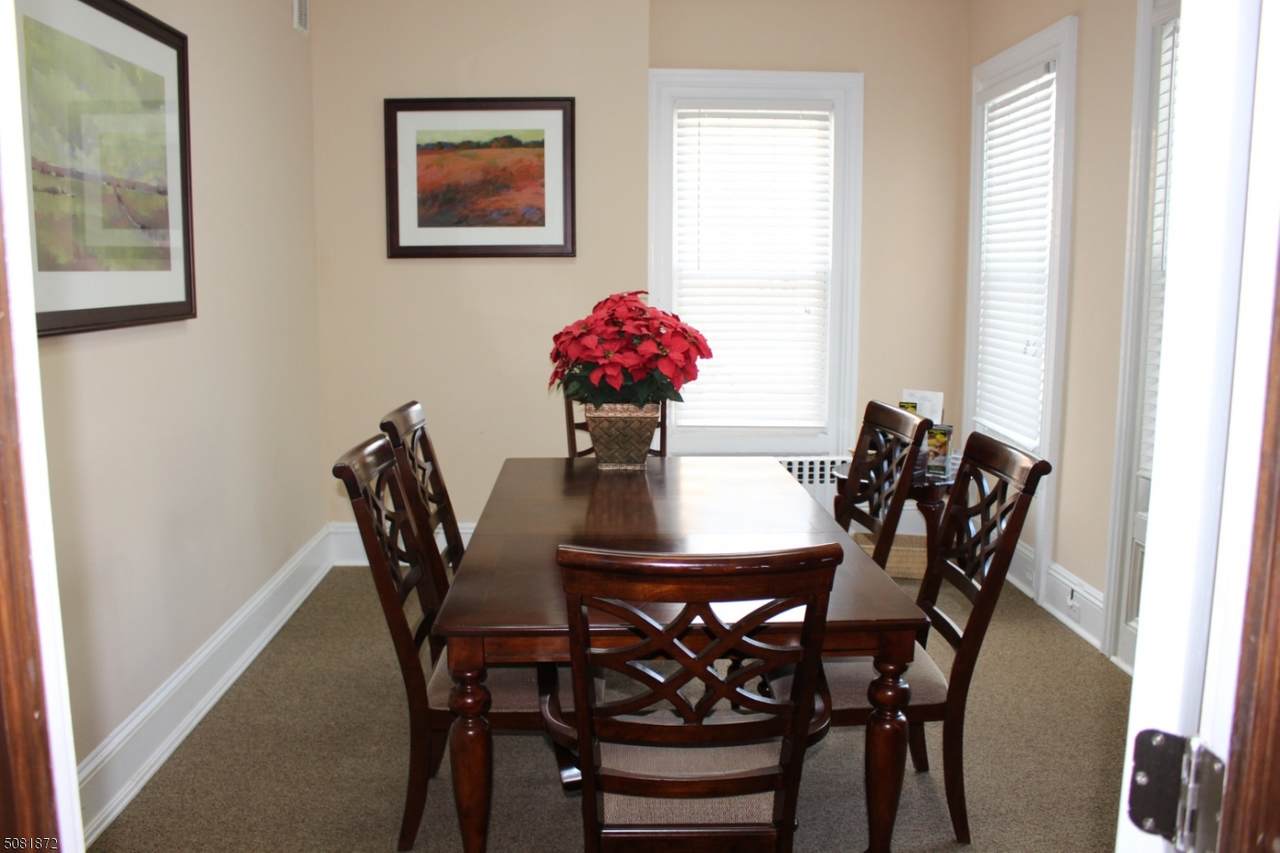 142 Livingston Ave - Photo 1