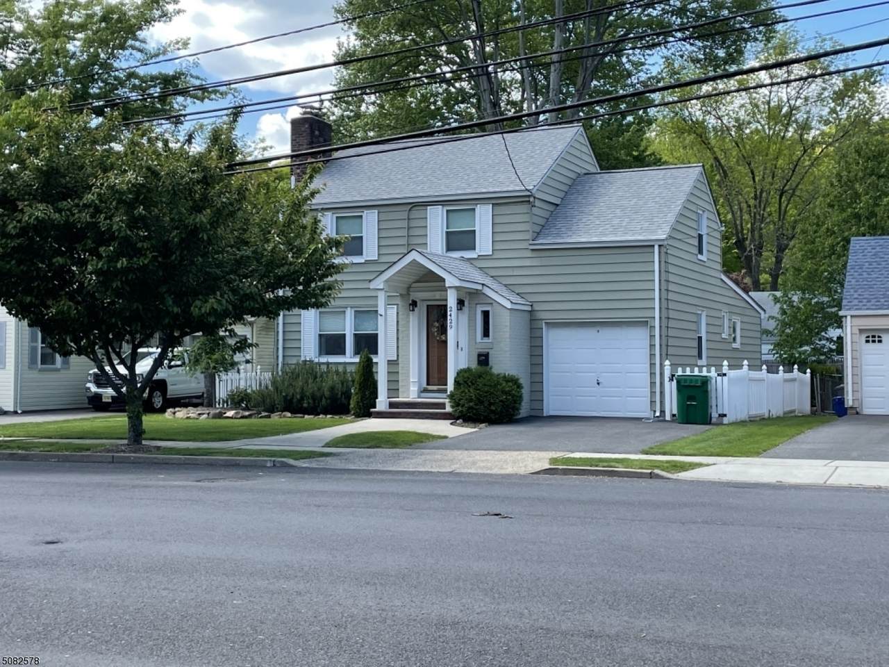 2429 Mountain Ave - Photo 1