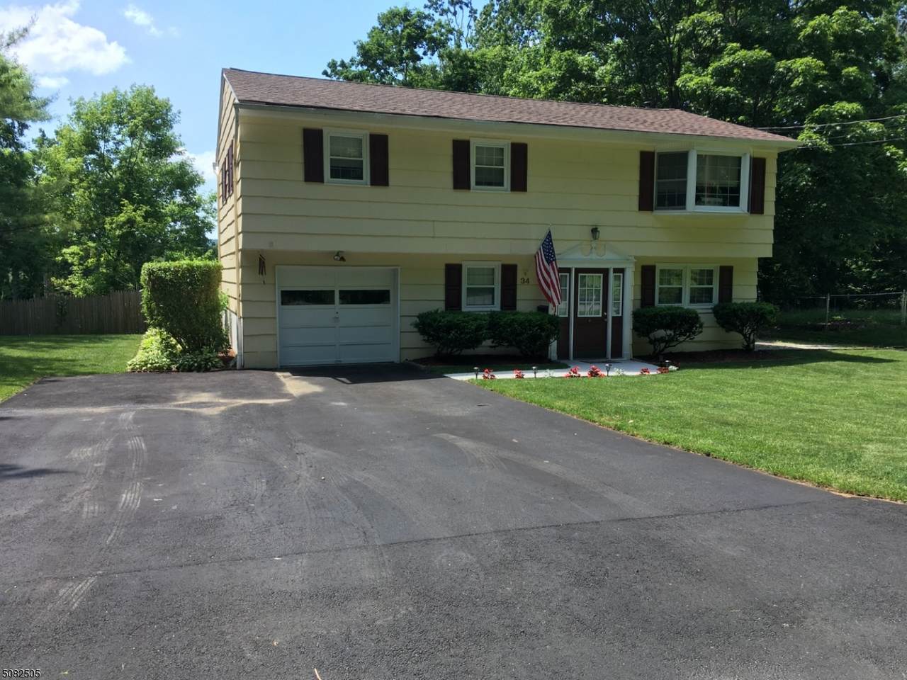 34 Roosevelt Dr - Photo 1