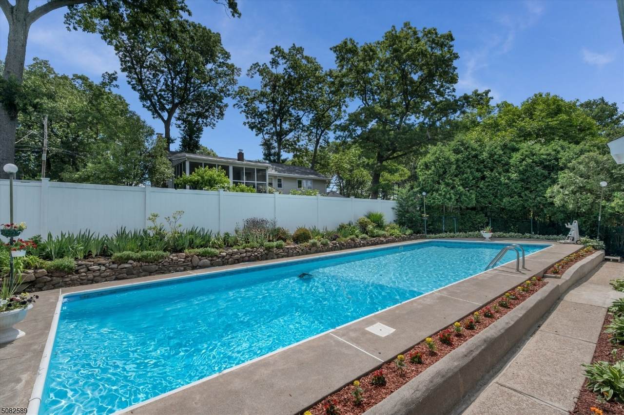 930 Ridgewood Blvd - Photo 1