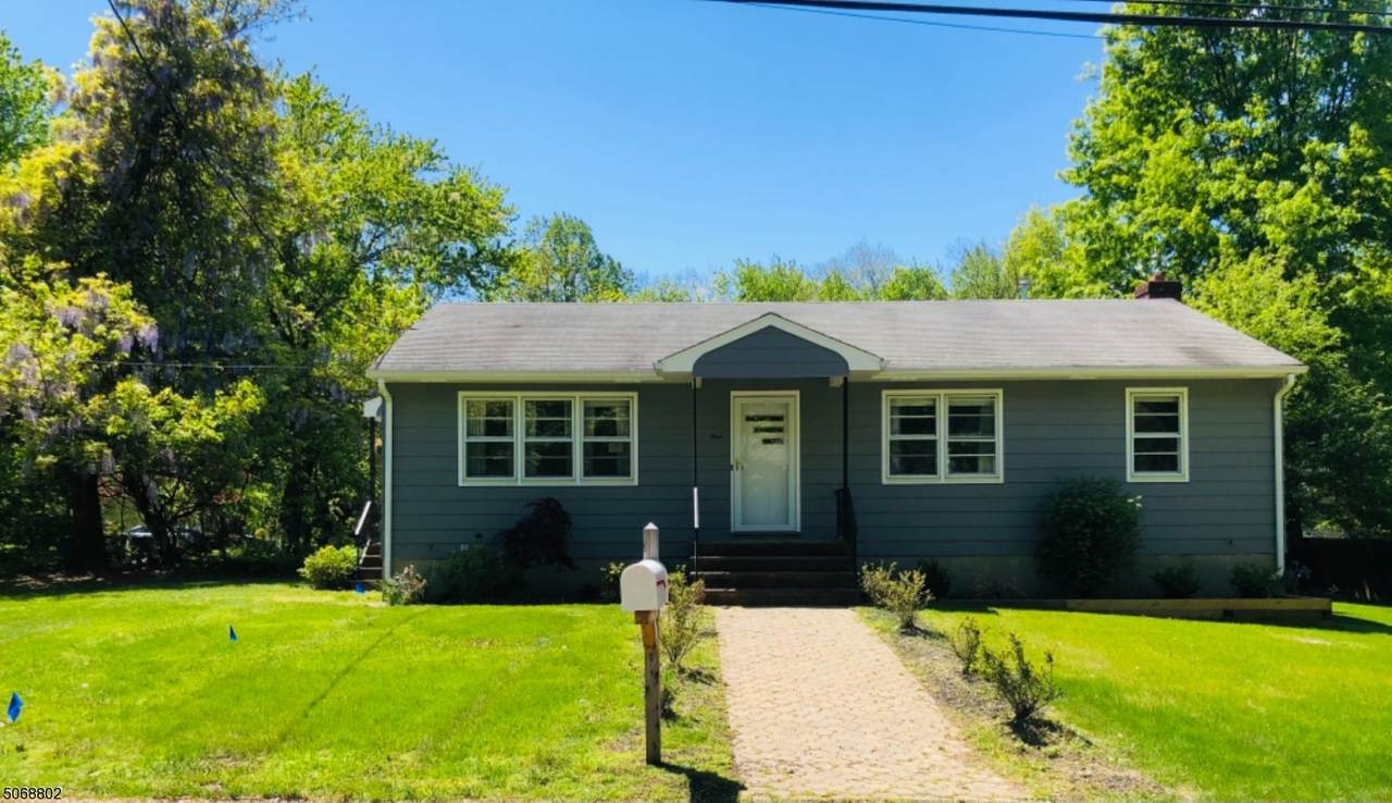 1 Roseland Ave - Photo 1