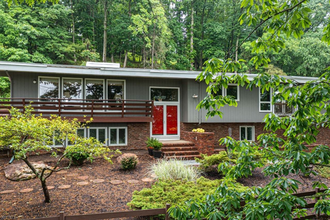 32 Skyline Dr - Photo 1