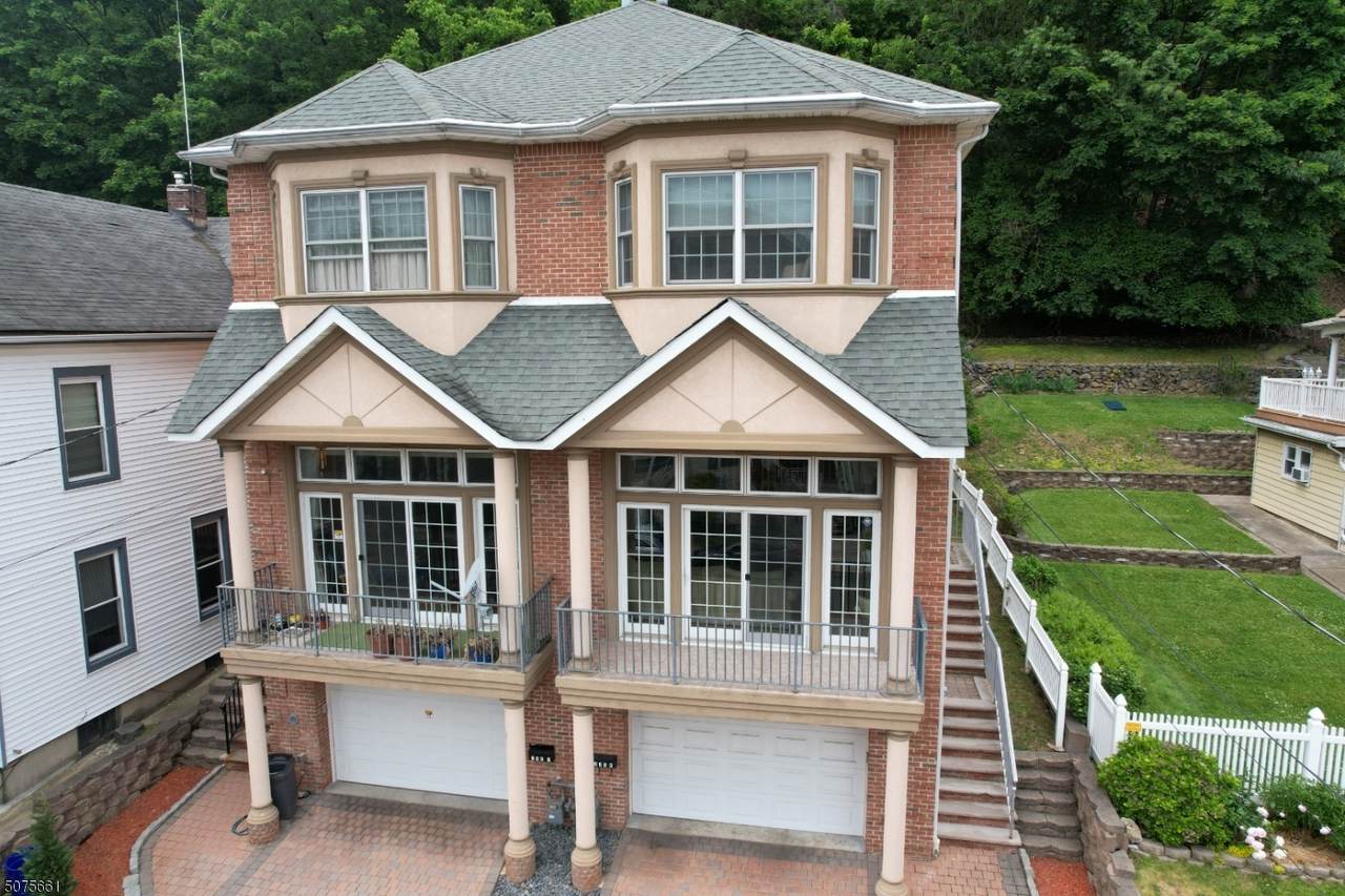 388 Undercliff Ave - Photo 1