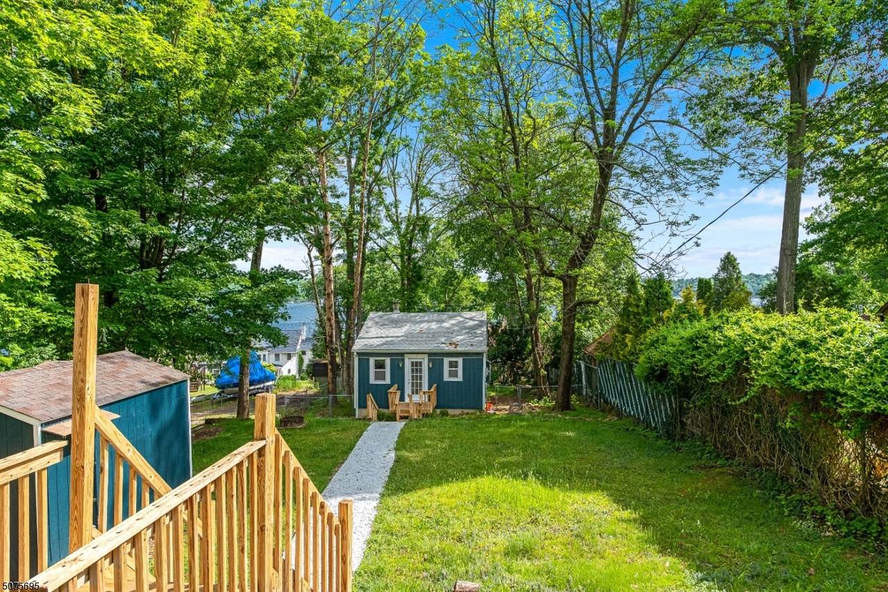 15 Sutton Rd - Photo 1
