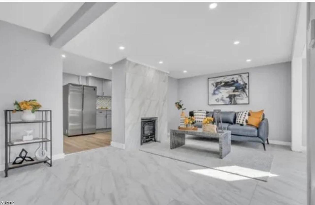 60 Bell Street - Photo 1