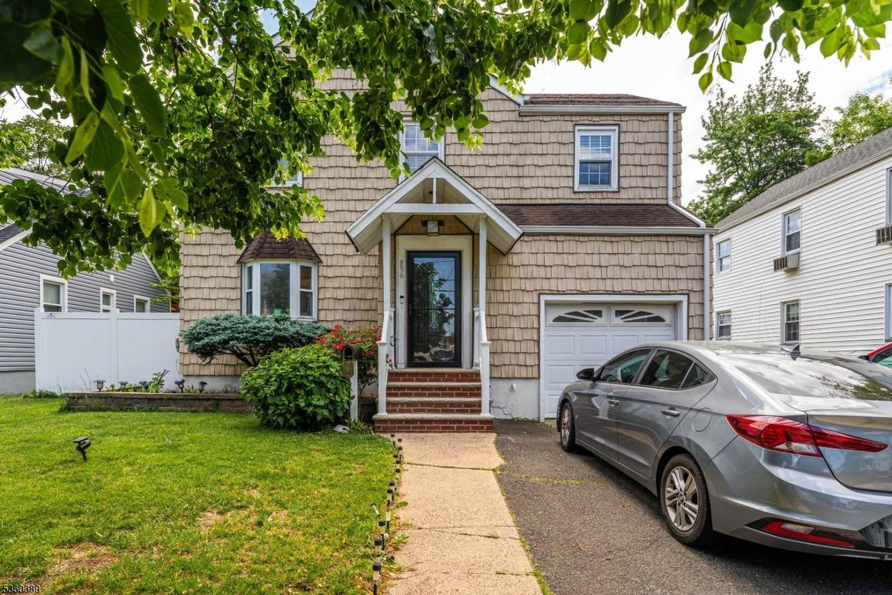 896 Maurice Ave - Photo 1