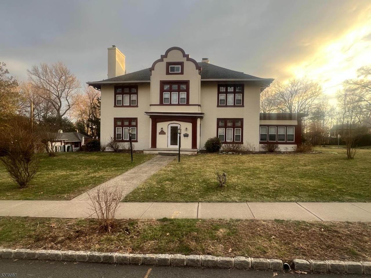 204 Raymond Ave - Photo 1