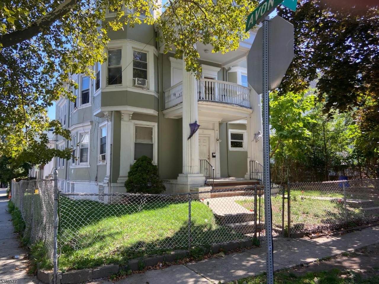 2 Baldwin Ave - Photo 1