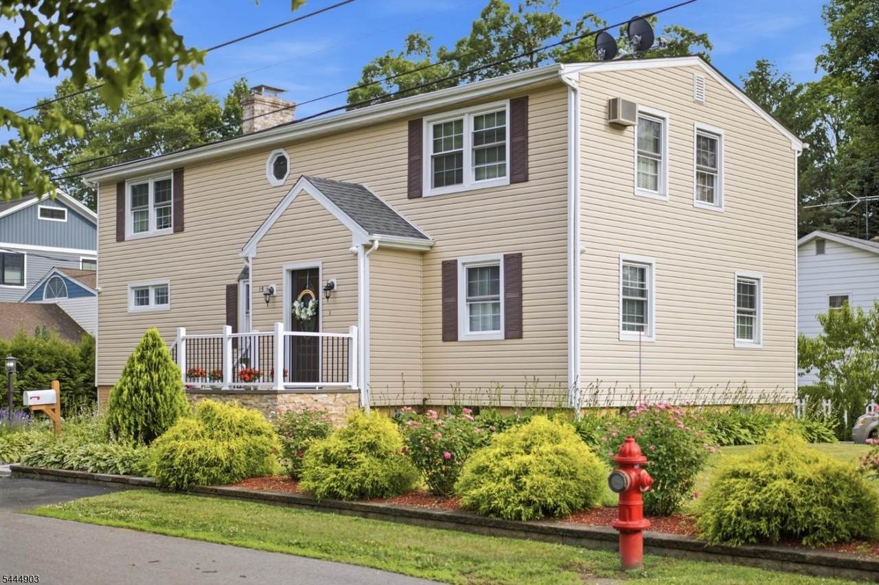 15 Spruce Pl - Photo 1