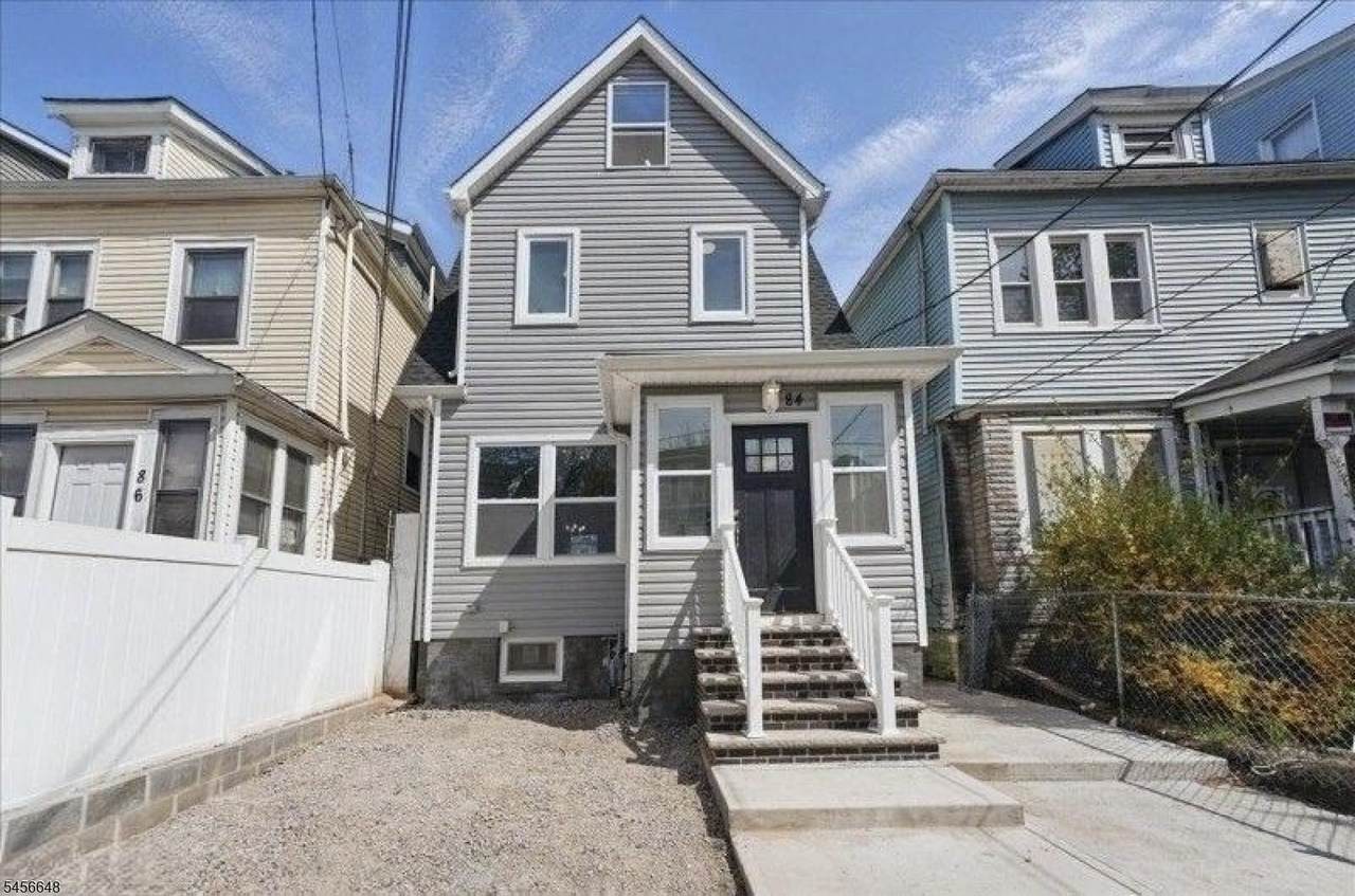 84 Chelsea Ave - Photo 1