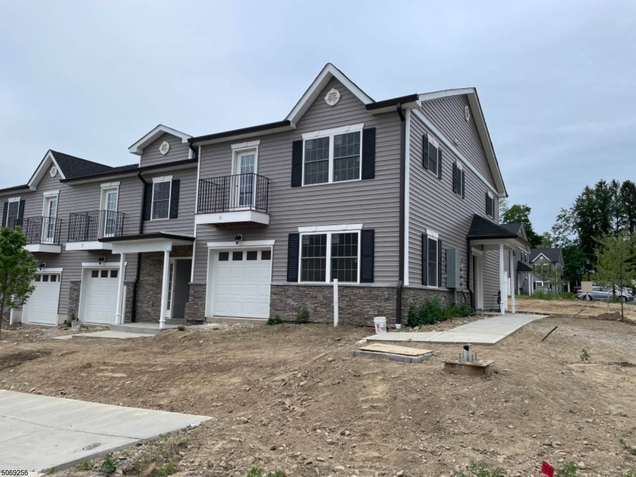 11 Gabriella Way - Photo 1