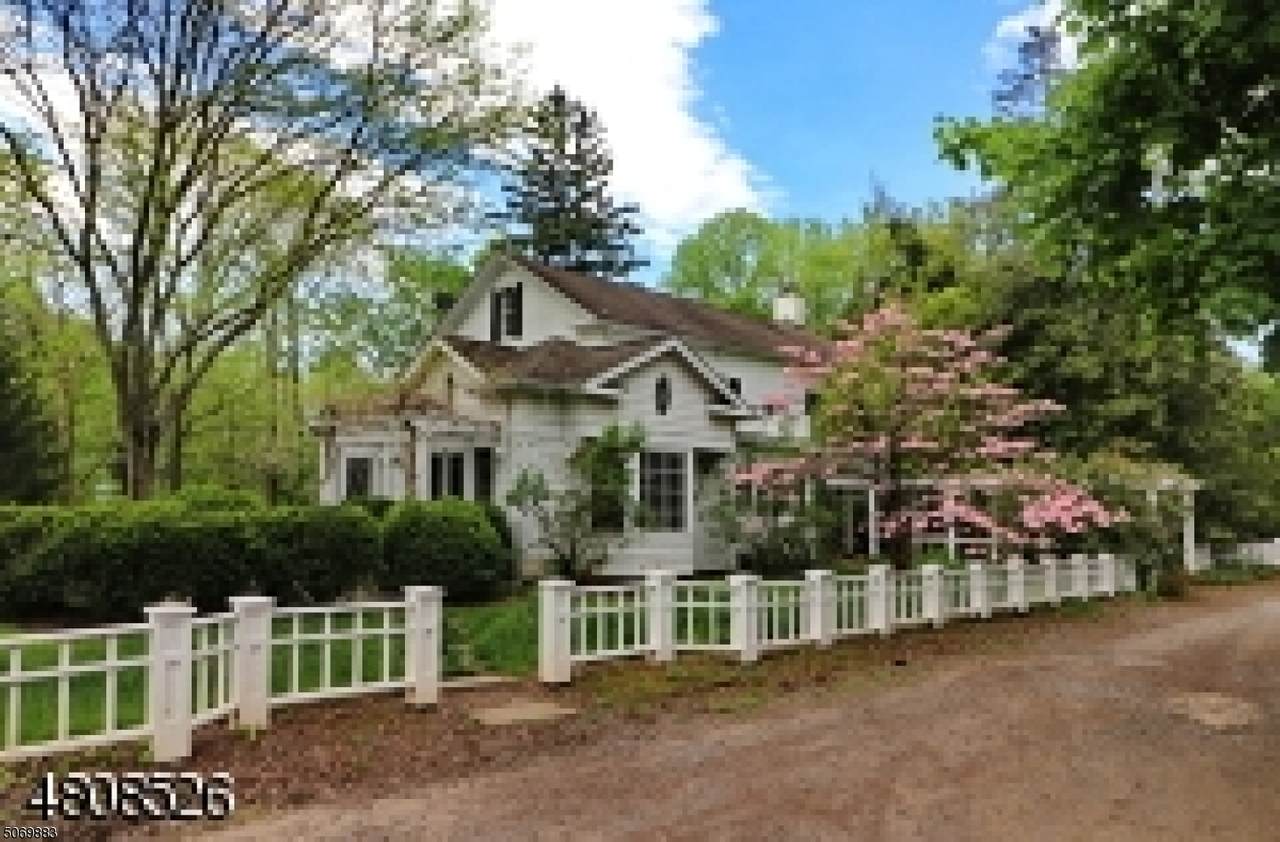 490 S Maple Ave - Photo 1