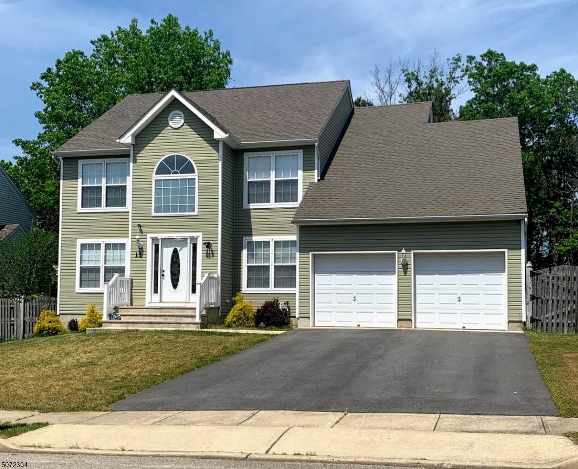 11 Herkimer Ct - Photo 1