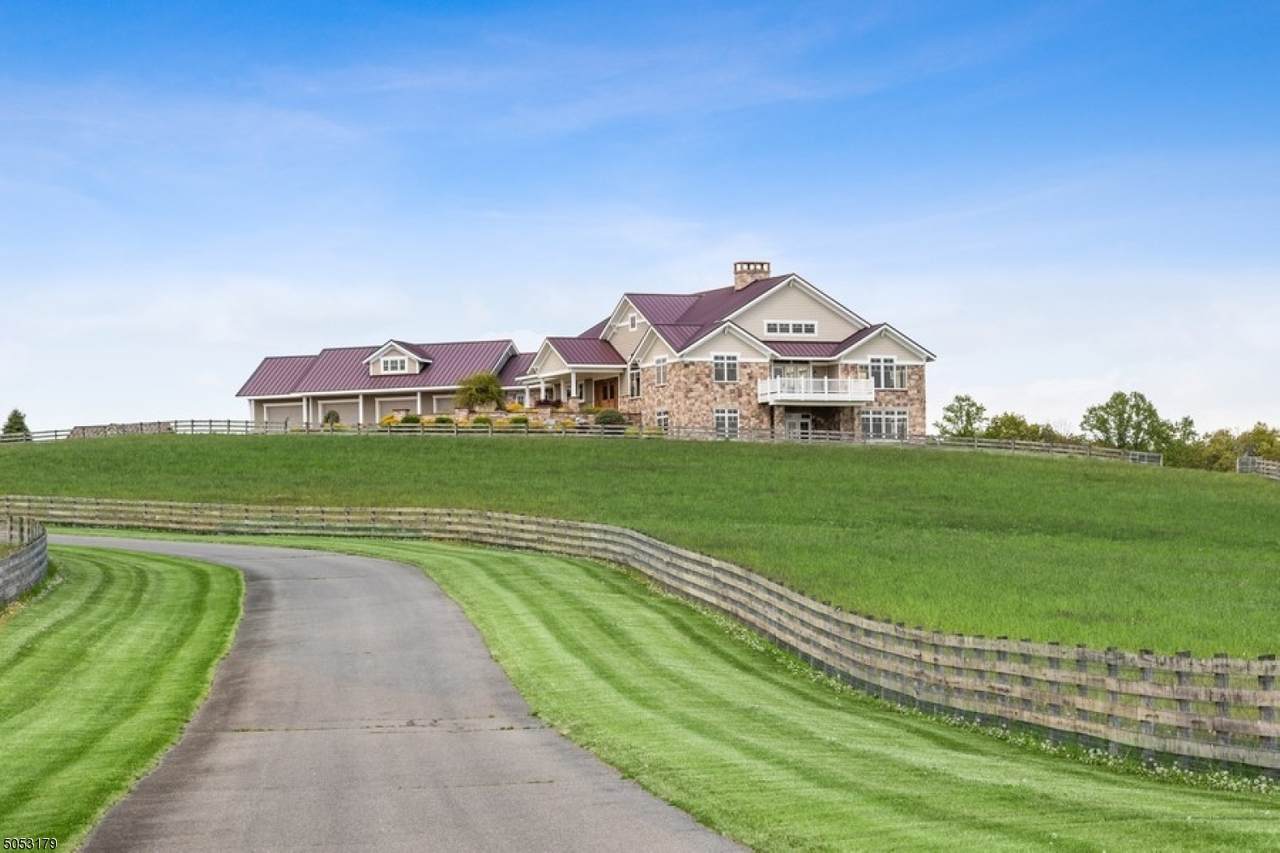 506 Mountain View Road West - Photo 1