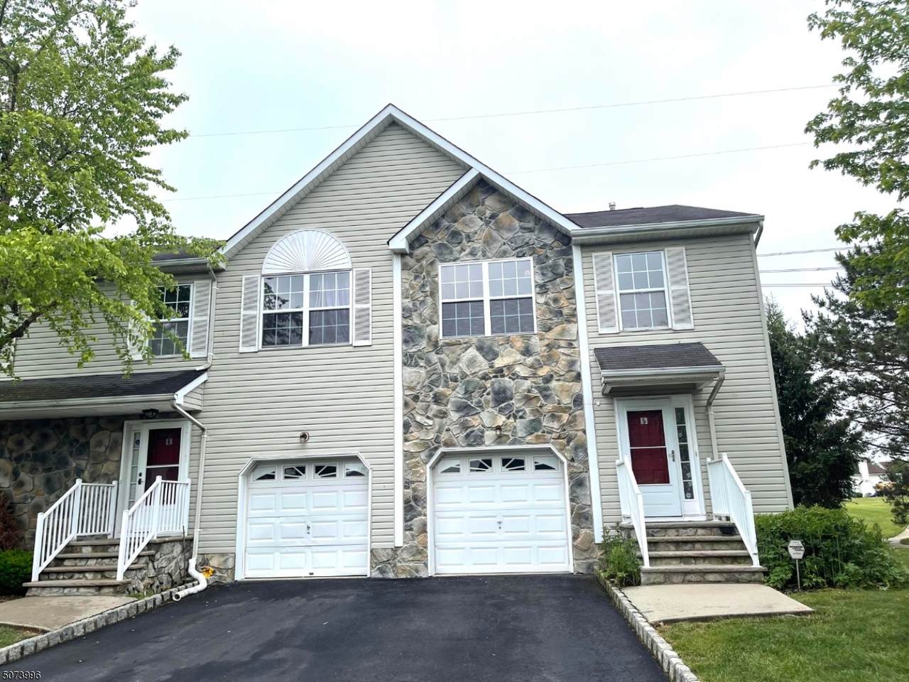 5 Victoria Dr - Photo 1