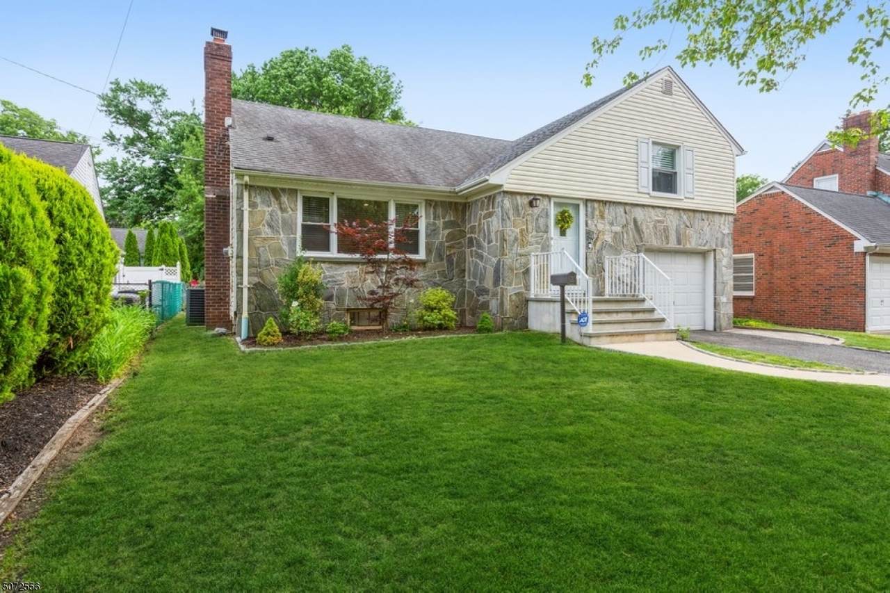257 Lincoln Ave - Photo 1