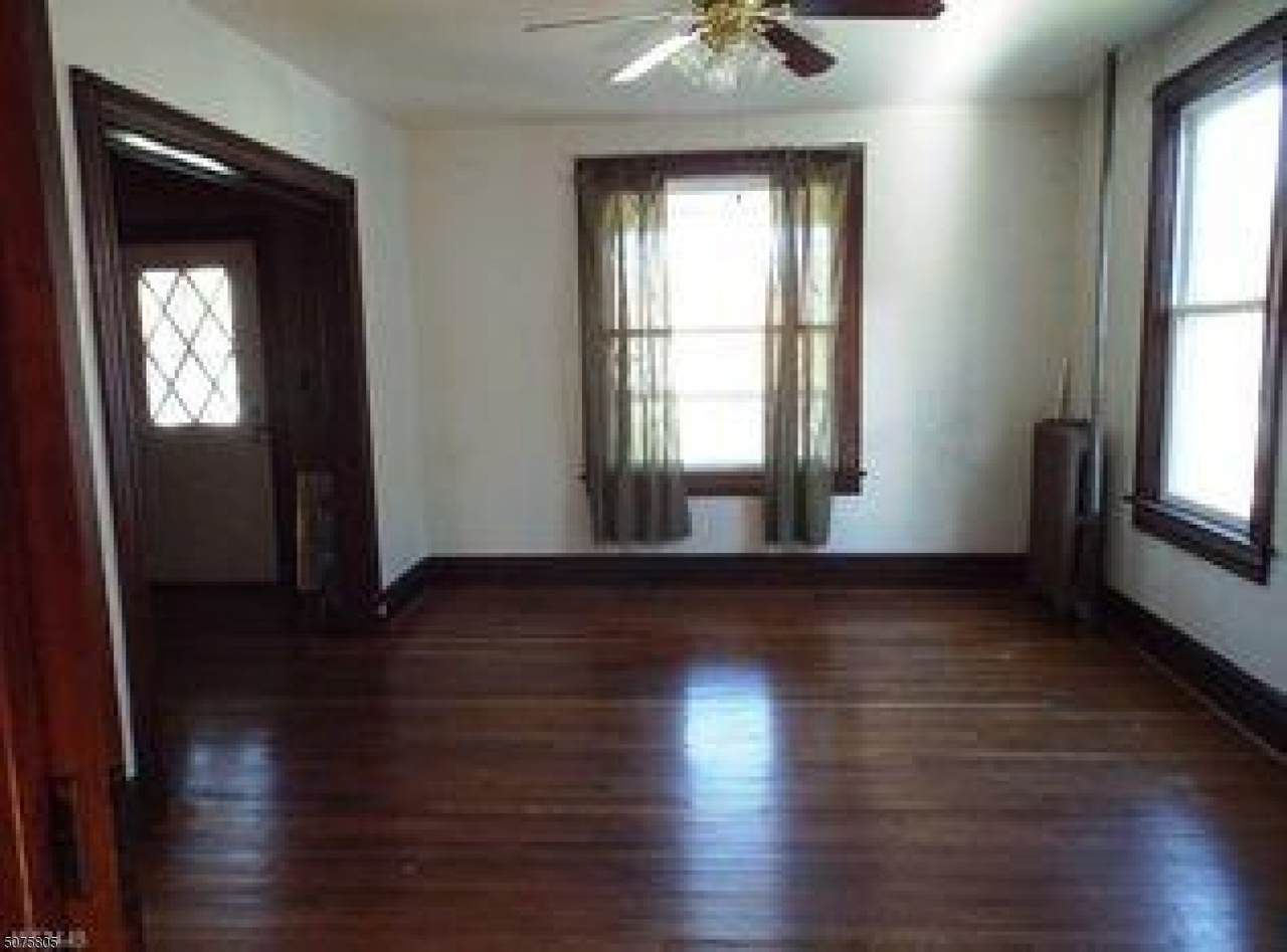49 Woodside Ave - Photo 1