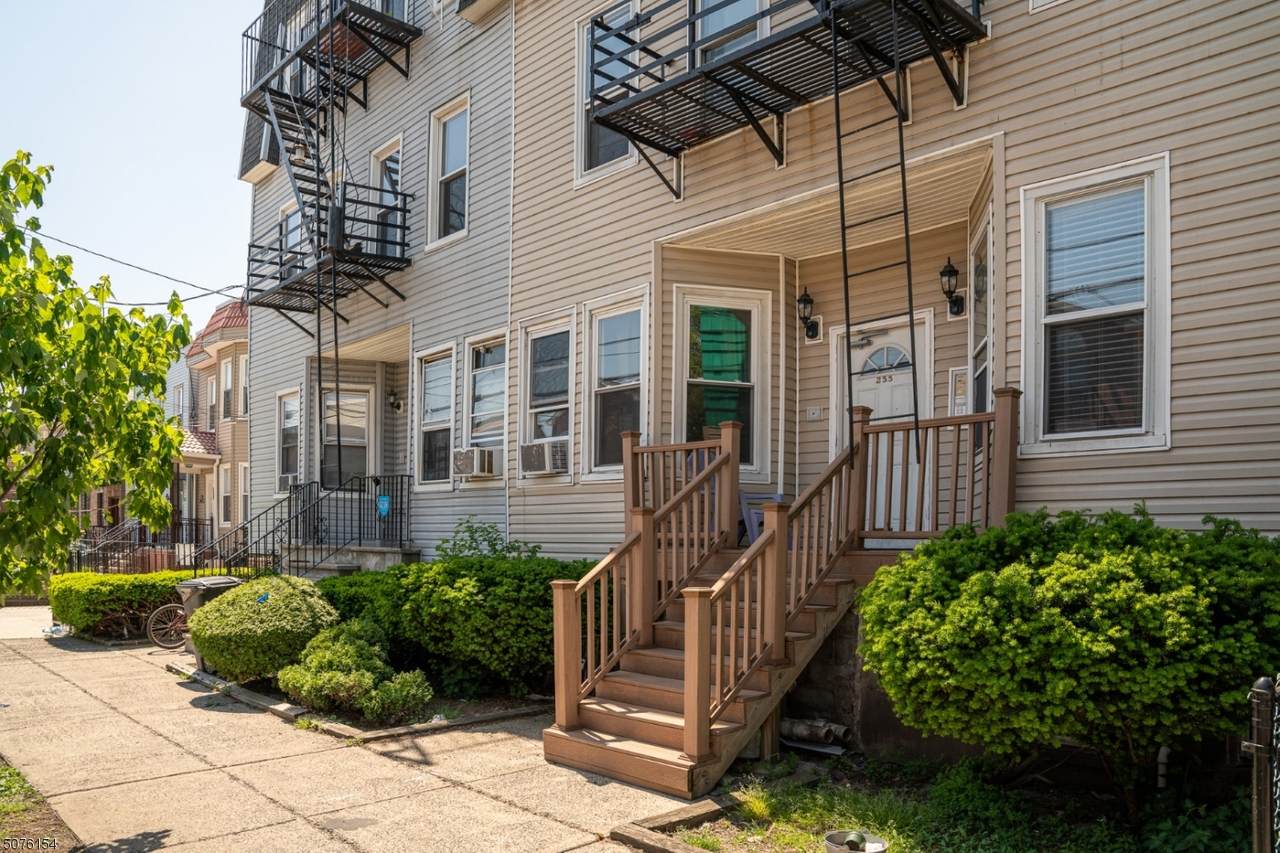 233 Griffith St 1Ar - Photo 1