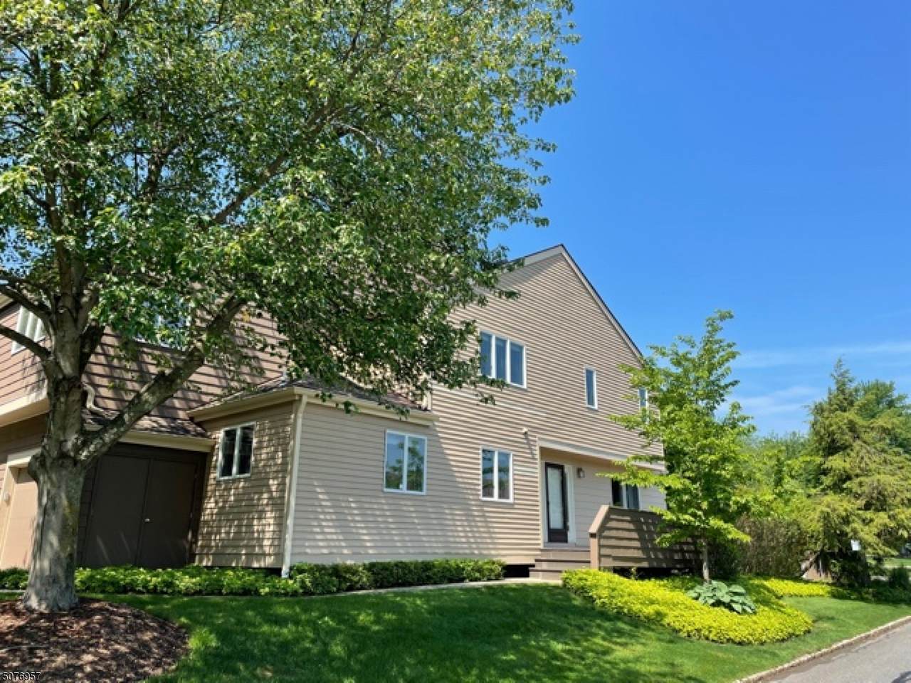 1 Avery Ct - Photo 1