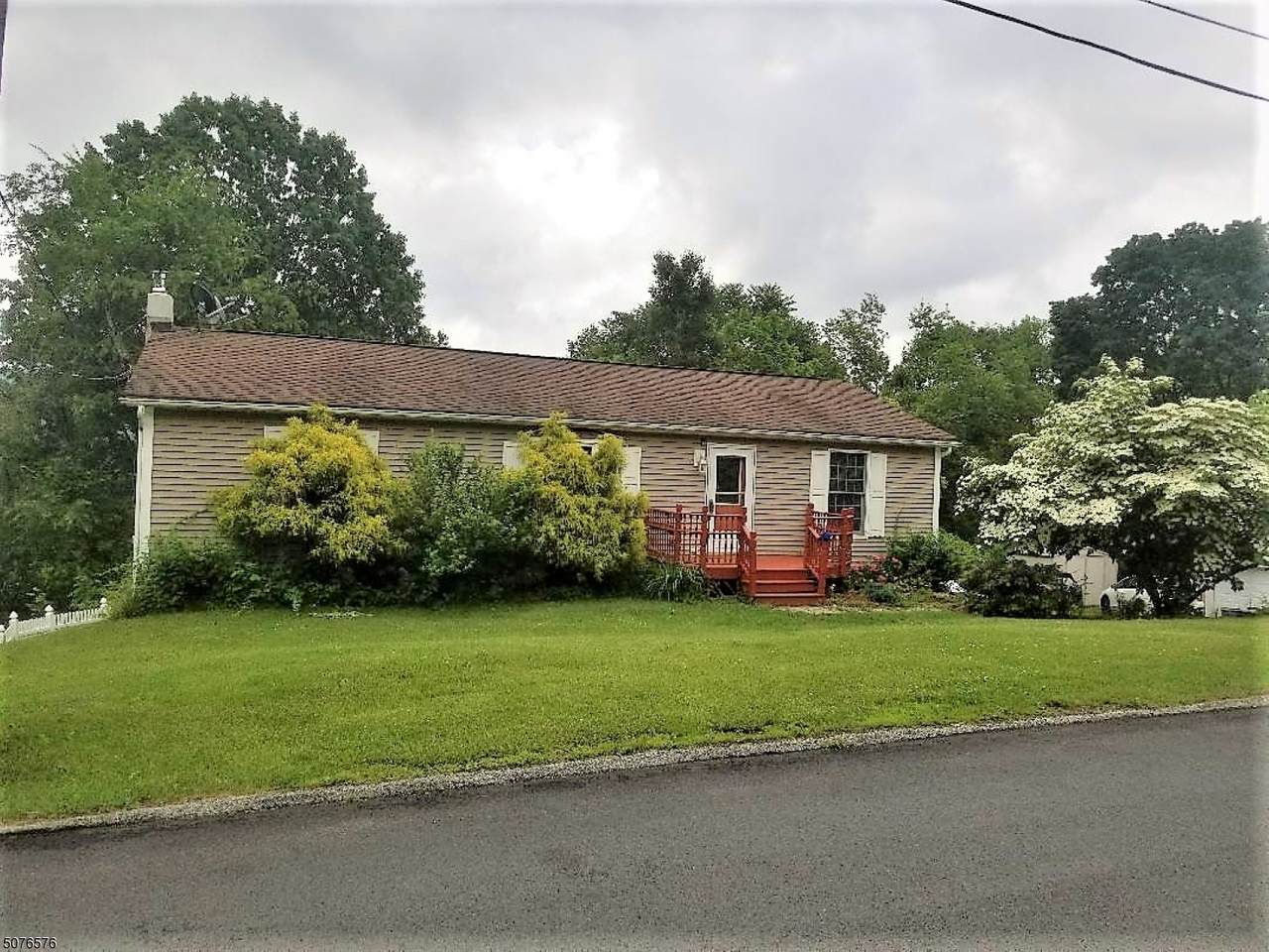 90 Hillside Dr - Photo 1