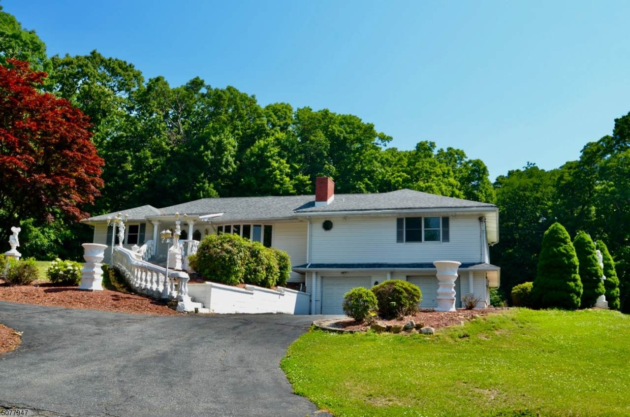 86 Minnisink Rd - Photo 1