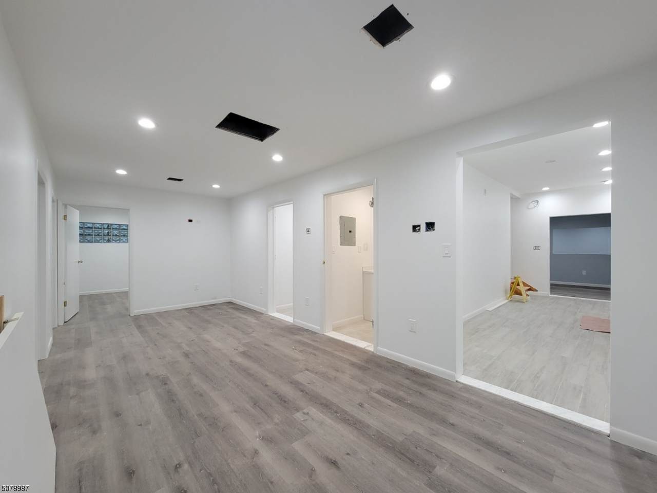 229 Clifford St - Photo 1