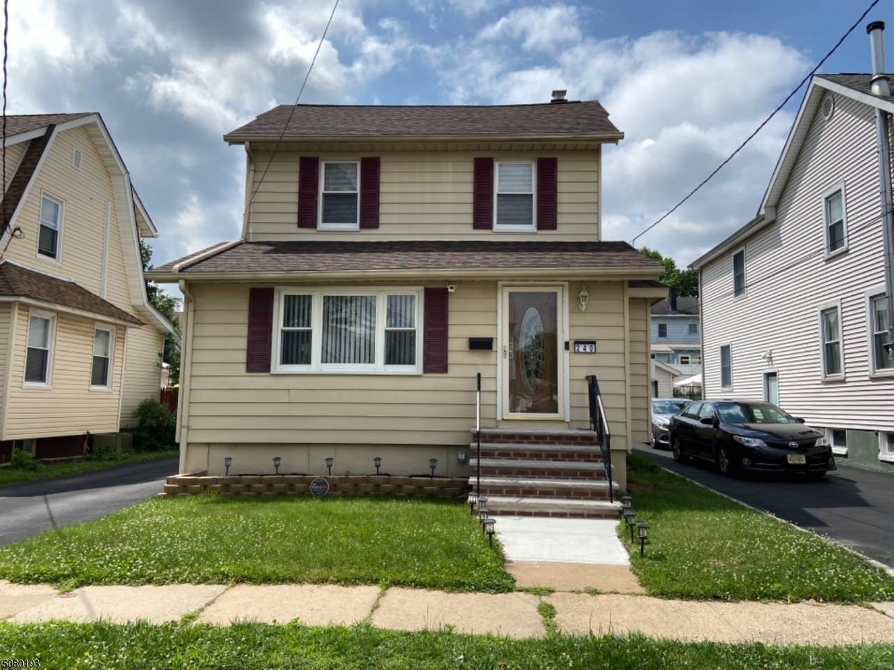 240 Crann St - Photo 1