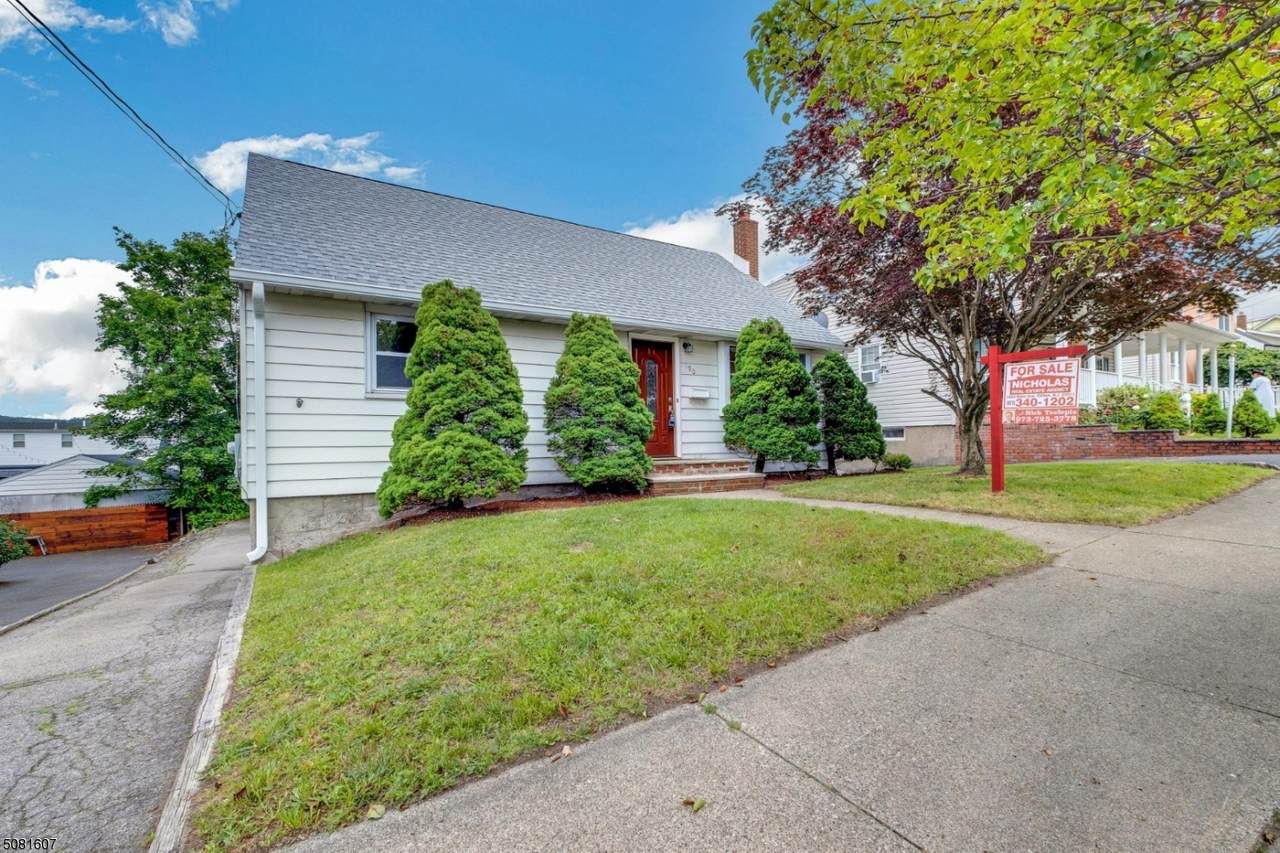 190 Union Blvd - Photo 1