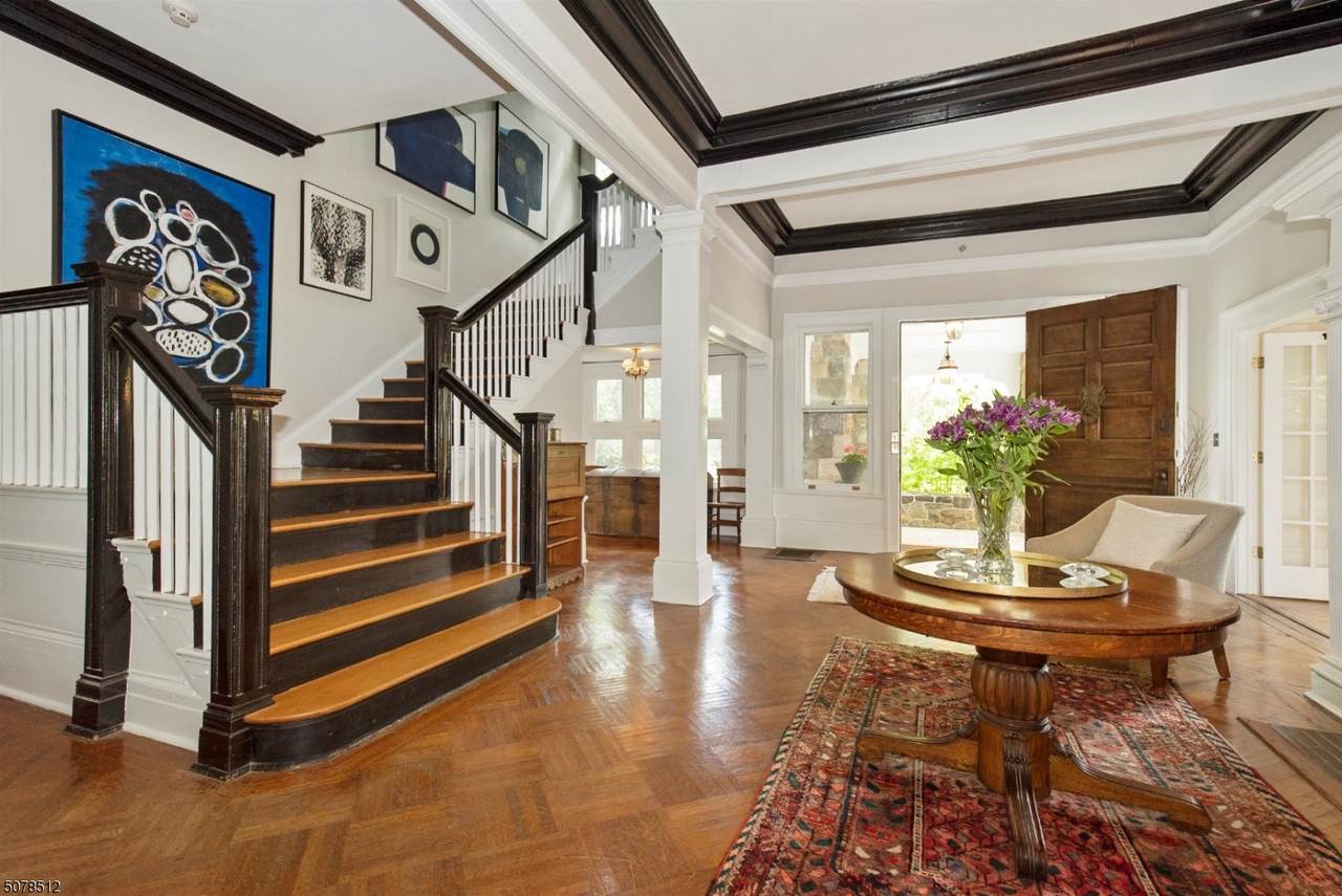 17 Three Gables Rd - Photo 1