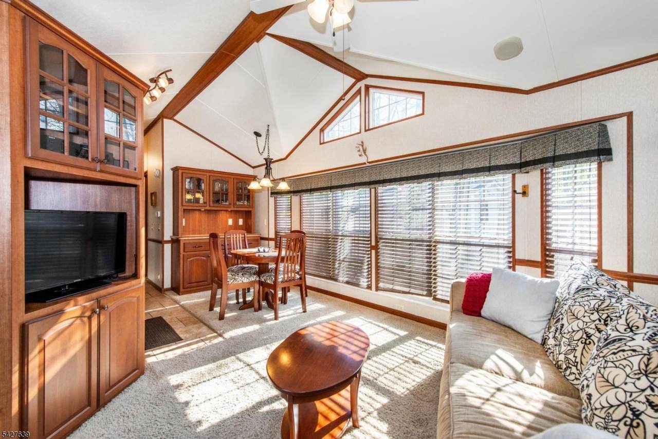 131 Sycamore Village - Photo 1