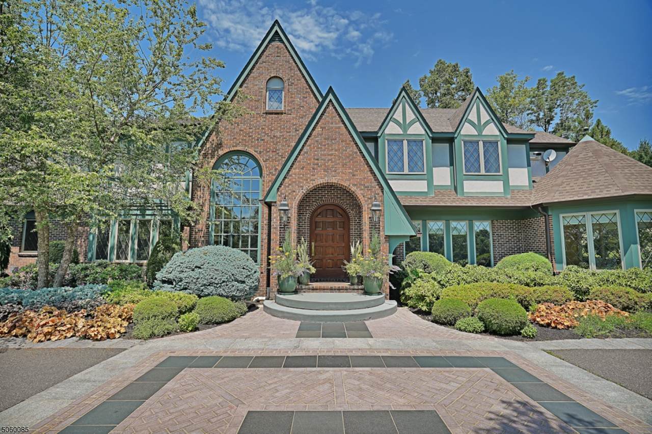 12 Carriage Hill Dr - Photo 1