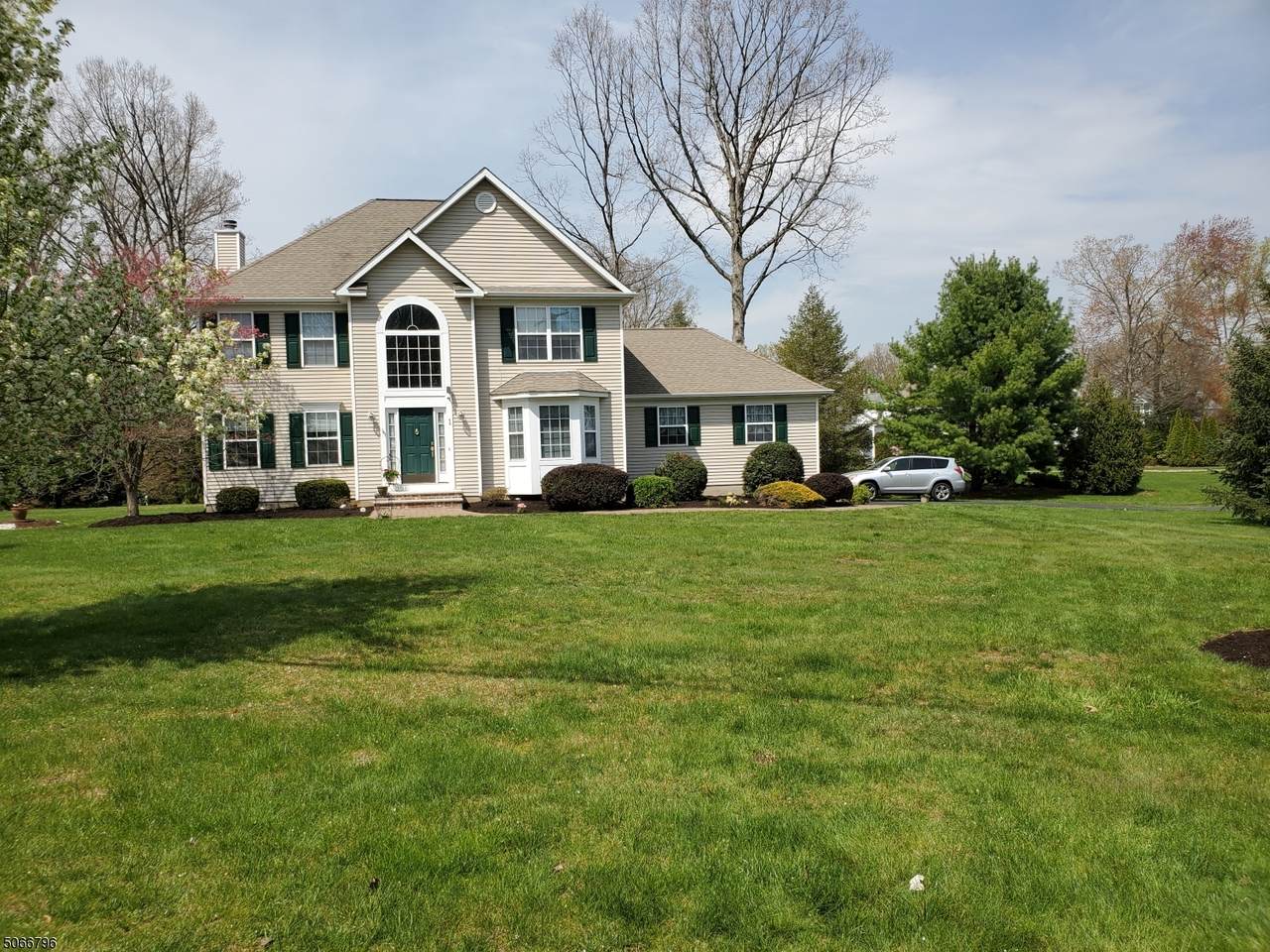 1 Quincy Dr - Photo 1