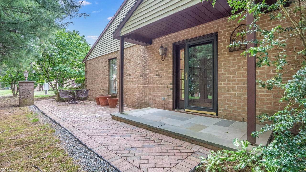 6 Daniel Ct - Photo 1