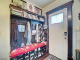 381 Keene St - Photo 3