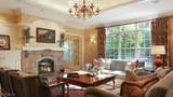 825 Lawrence Ave - Photo 15