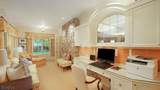 825 Lawrence Ave - Photo 16