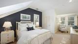 825 Lawrence Ave - Photo 28