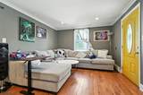 211 Bradford Ave - Photo 3
