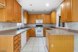 790 Green Ln - Photo 10