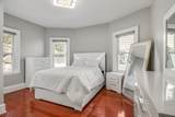 174 Demott Ave - Photo 14