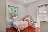 174 Demott Ave - Photo 17