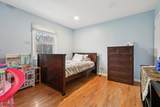 822 Pompton Ave - Photo 16
